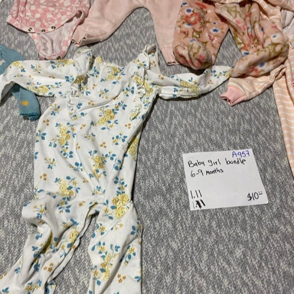 Baby girl bundle 6-9 months. SKU-A957